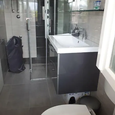 아파트 Apartman Sanja
